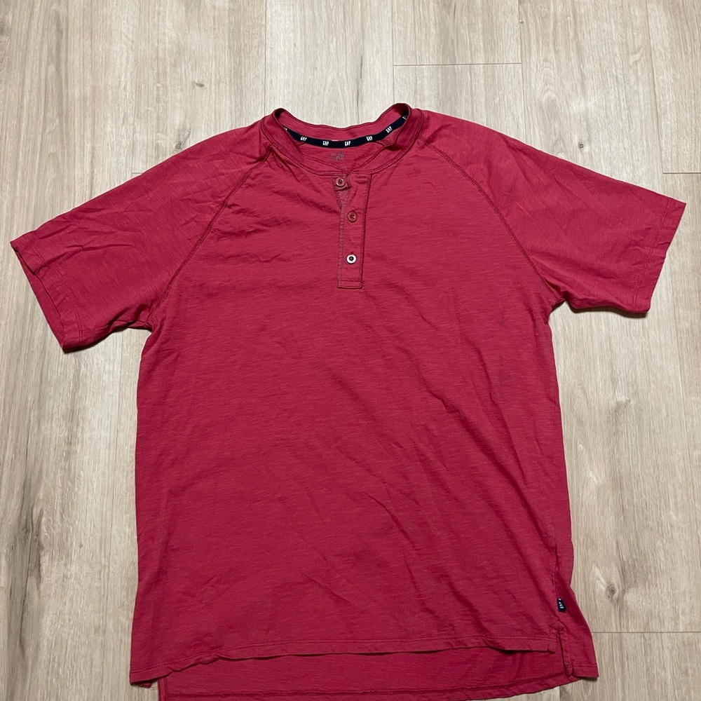 GAP Men's Short Sleeve Red Henley Tee Size XL 100% Cotton EUC